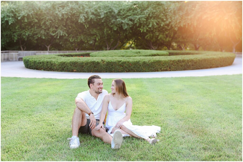 summer engagement photos nelson atkins museum and loose park 