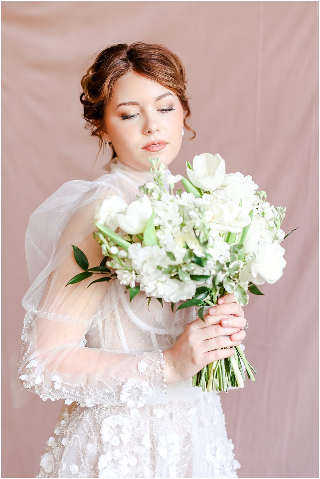 Kansas City Luxury Editorial Wedding Photography | Mariam Saifan Photography | KC Wedding Venue Skyline & Co | Hair & Makeup by White Carpet Bride | Dress by the One Bridal | Luxury Wedding Shoes by Bella Belle Shoes | Beautiful Luxury Wedding Editorial Photos