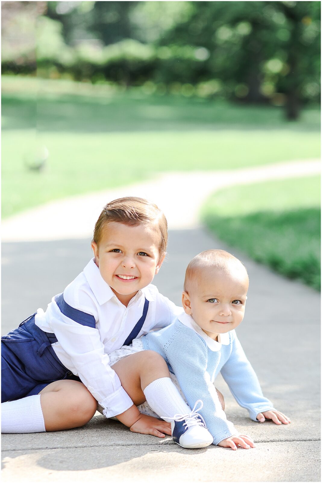 cute kids photos at family portrait session 