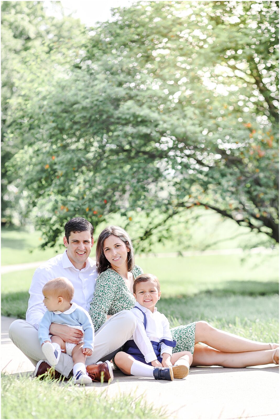 Kansas City Family Photos - Loose Park Rose Garden - Light & Airy Family Photographer - Kansas City Family Portraits - Mini Sessions - Summer Family Photos - Family Portraits in Overland Park and Kansas City - What to Wear to Family Session - Where to Take Family Photos