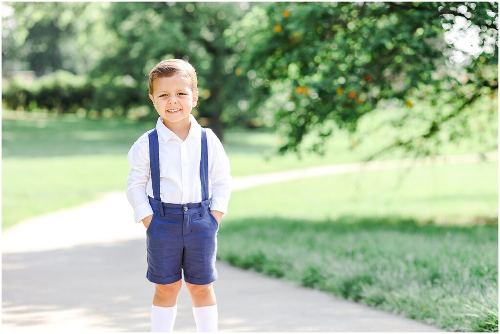 Kansas City Family Photos - Loose Park Rose Garden - Light & Airy Family Photographer - Kansas City Family Portraits - Mini Sessions - Summer Family Photos - Family Portraits in Overland Park and Kansas City - What to Wear to Family Session - Where to Take Family Photos