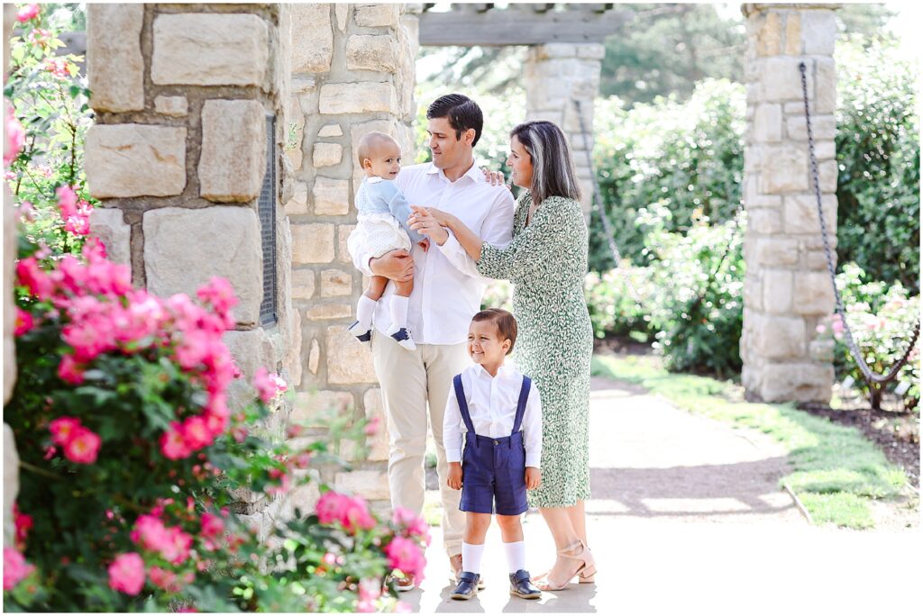 Kansas City Family Photos - Loose Park Rose Garden - Light & Airy Family Photographer - Kansas City Family Portraits - Mini Sessions - Summer Family Photos - Family Portraits in Overland Park and Kansas City - What to Wear to Family Session - Where to Take Family Photos