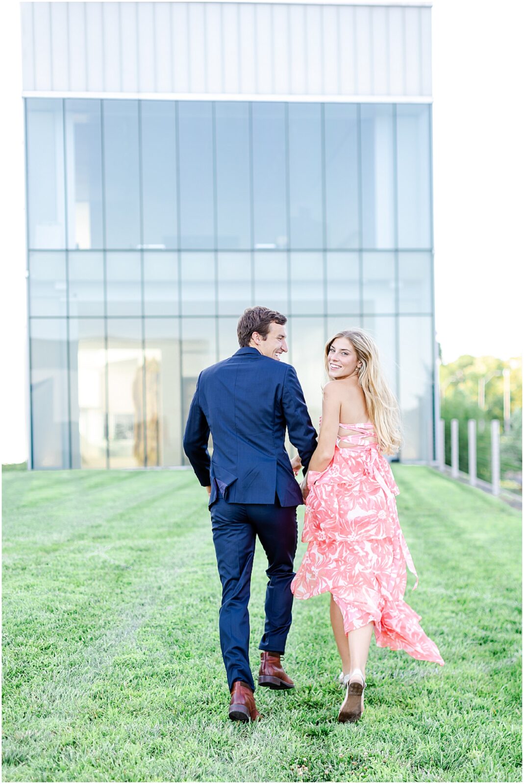 Kansas City Overland Park Wedding and Engagement and Family Photographer | Best Luxury Wedding Photography in Kansas City by Mariam Saifan | Engagement Photos at the Nelson Atkins Museum