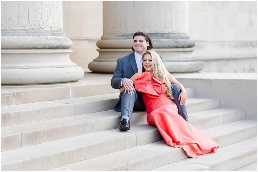 Gorgeous Kansas City engagement photos, the nelson atkins museum of art in kansas city - what to wear to a summer engagement - where to take engagement photos - Kansas City wedding venues - Mariam Saifan Photography - Wedding Photography Education