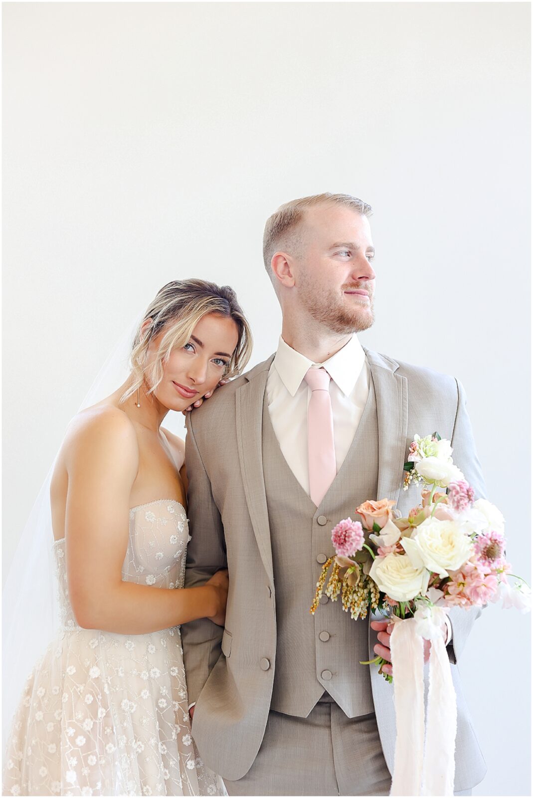 bride and groom wedding photos 