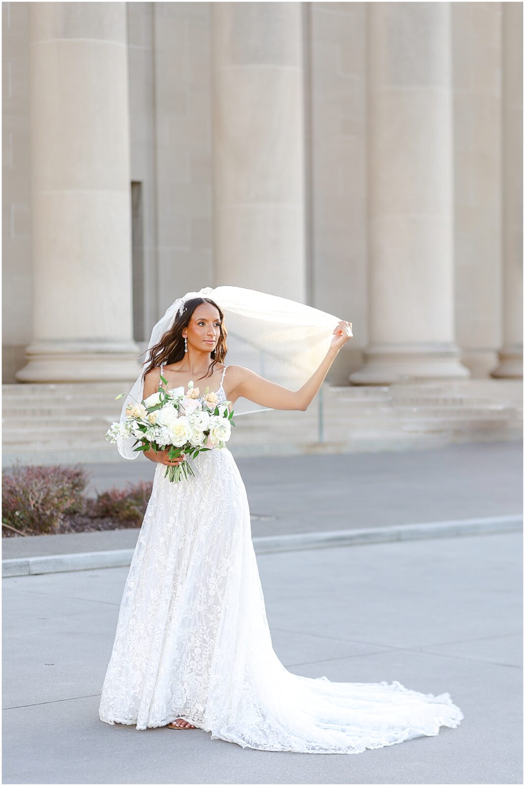 kansas city nelson atkins musem wedding photos - pretty bride 