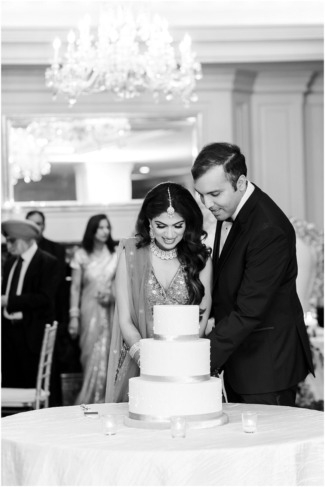 wedding reception Kansas city intercontintal - cake cutting 