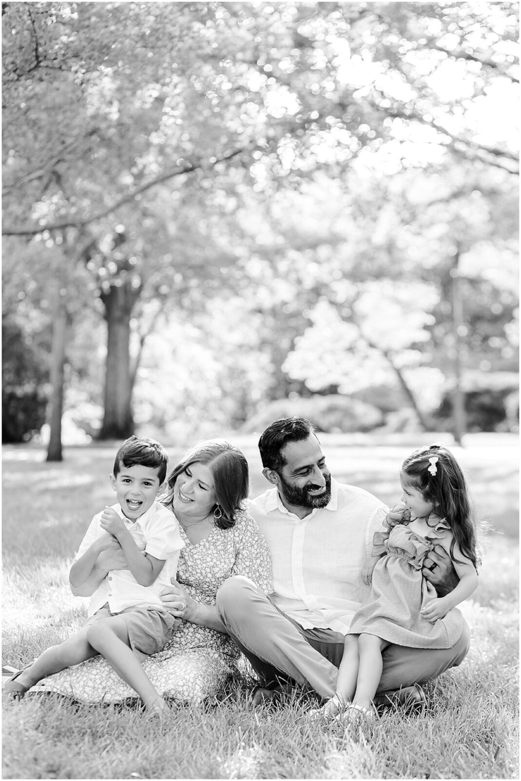 Kansas City Family Portrait Poses & Outfits Inspiration - multi generational family portraits - Overland Park based photographer - summer family photos outdoor