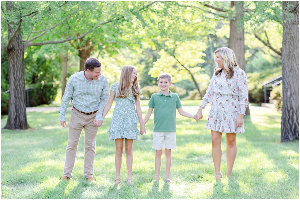 Kansas City Family Portrait Poses & Outfits Inspiration - multi generational family portraits - Overland Park based photographer - summer family photos outdoor