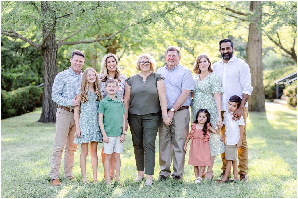 Kansas City Family Portrait Poses & Outfits Inspiration - multi generational family portraits - Overland Park based photographer - summer family photos outdoor