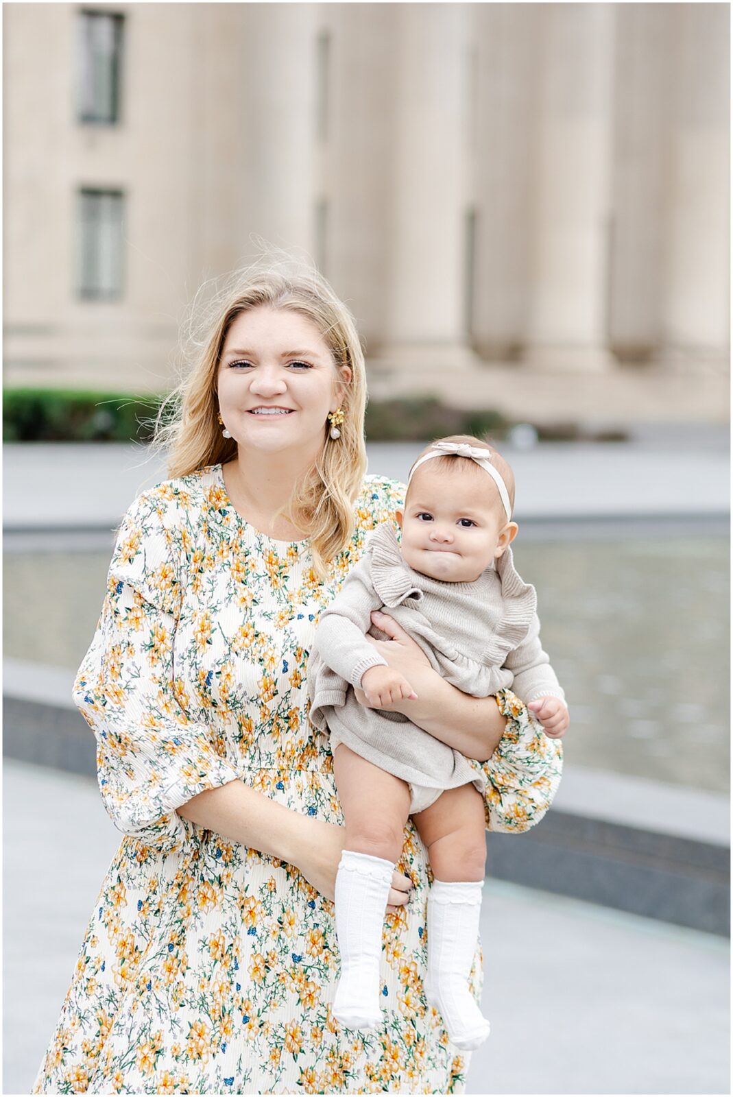 Contemporary & Romantic & Timeless Portrait Family Photography in Kansas City - What to wear for a family session - Overland Park Family Portrait Photographer - Mariam Saifan Photography