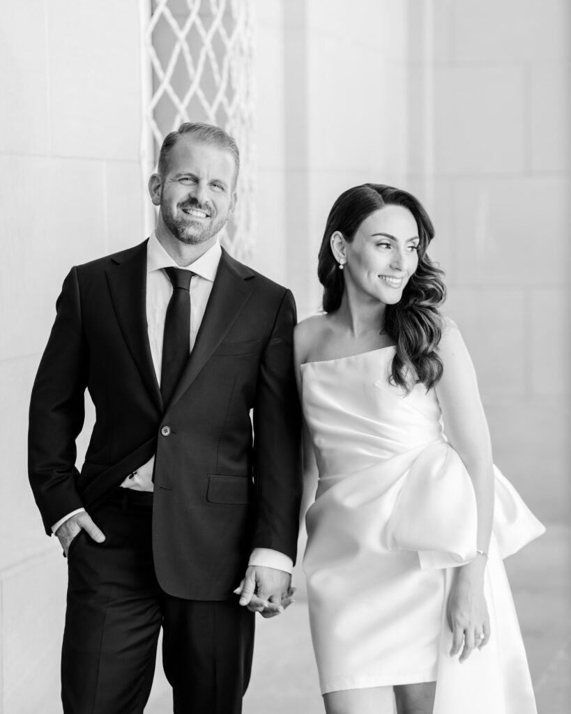 Editorial black and white wedding photos at the Nelson-Atkins Museum of Art in Kansas City.