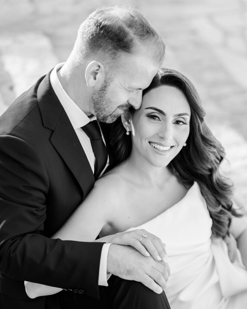 Kansas City Best Wedding Photographer - Wedding Portrait Photos & Videos - Nelson Atkins Museum Wedding - Classic Timeless Wedding Photographer with Editorial Black & White Touch - Scottsdale & Phoenix Wedding Photographer - Silicone Valley Wedding Photographer